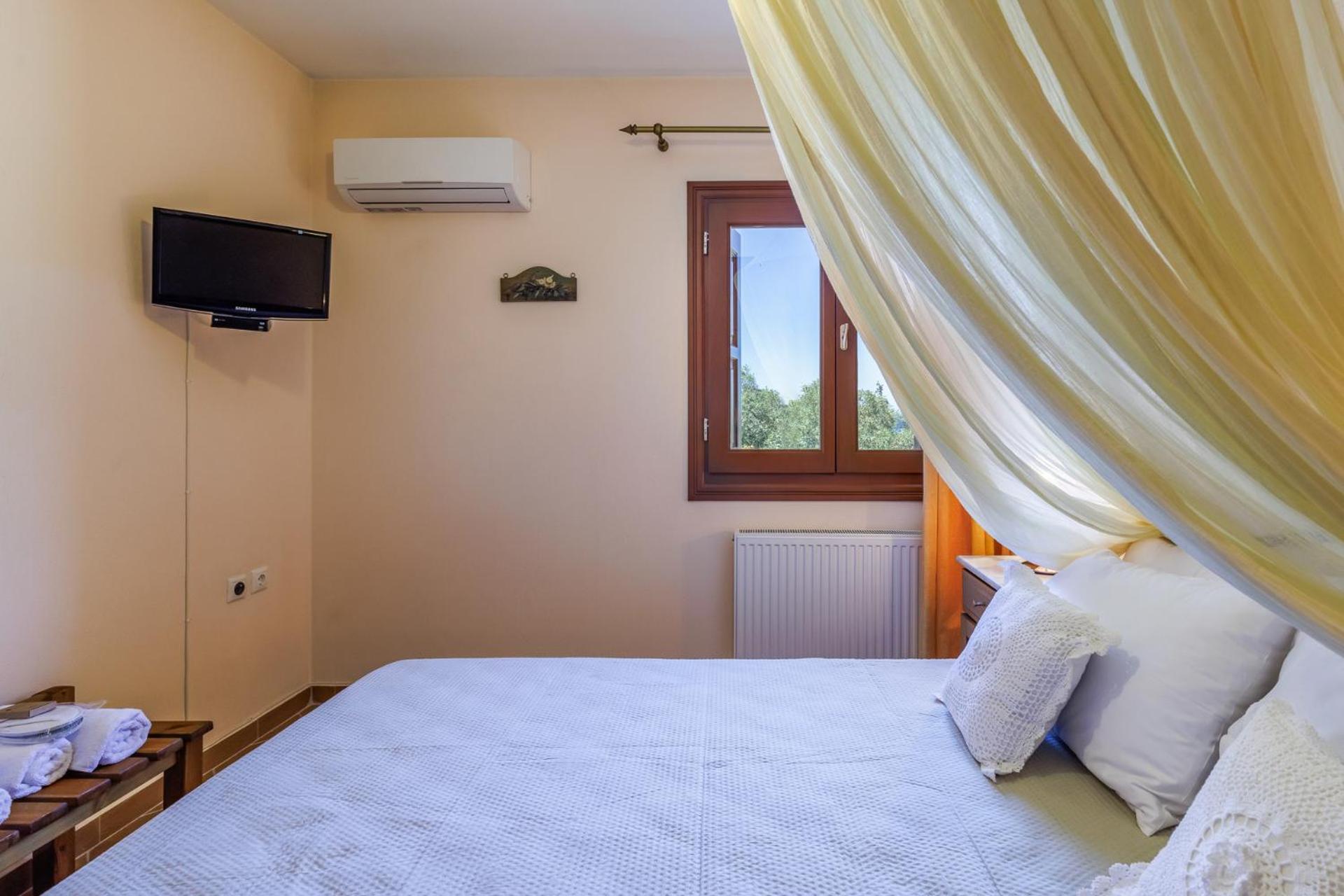 Naiades Superior In With Sea View Close To The Town Apartment *