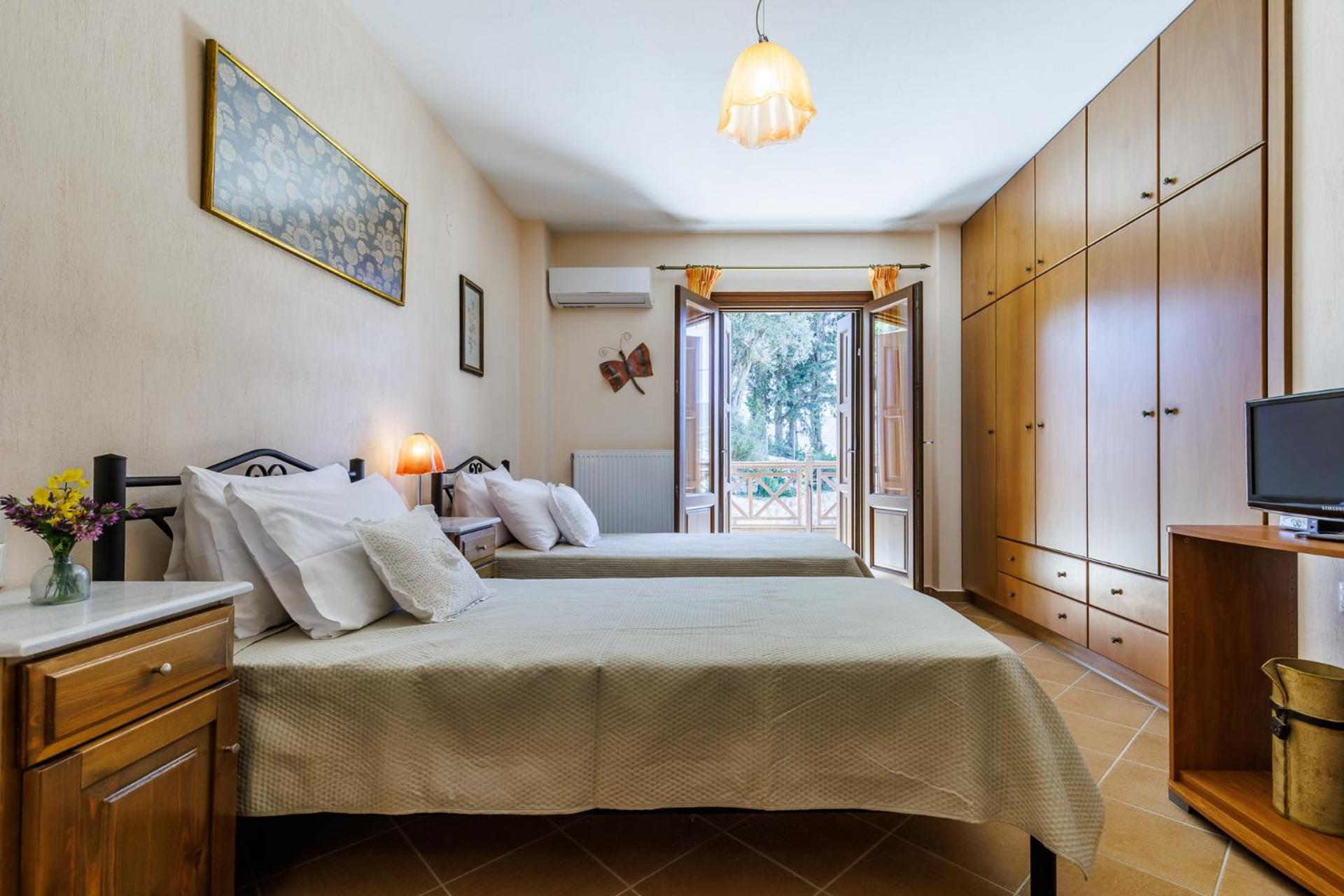 Naiades Superior In With Sea View Close To The Town *
